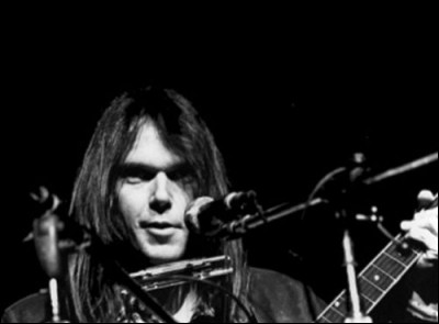D'une voix haut perchée et nasillarde, Neil Young - sempiternel activiste - avait épinglé (1972) un état du sud américain pour son ségrégationnisme : lequel et dans quel album ?