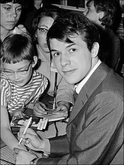 Celui-ci est un italo-belge à la voix bien éraillée et carrière longue, [Combien d'années, déjà ?]. En 1967, il chante [ titre ?], qui sera interdite dans tout le monde arabe ! Qui est-il ?