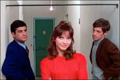 "Une femme est une femme" est le titre d'un film de 1961 de François Truffaut.