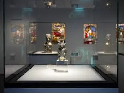 Comment se nomme la fondation que soutenait Escher ?