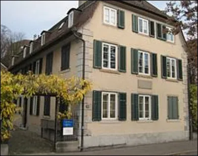 Dans quelle commune zurichoise se trouve la maison de Alfred Escher ?
