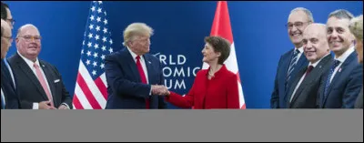 Qui gère les affaires étrangères ?