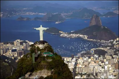 Quelle est cette baie du littoral brésilien de la ville de Rio de Janeiro ?