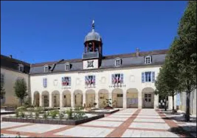Cette sous préfecture de l'Aube, peuplée de 4900 habitants, ville des foires de Champagne au XIIIe siècle, c'est ...
