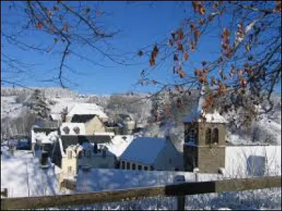 Commune d'Auvergne-Rhône-Alpes, dans l'arrondissement d'Issoire, Murat-le-Quaire se situe dans le département ...