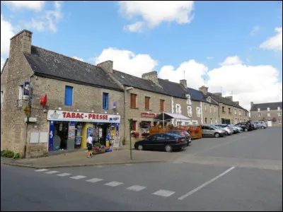 Lui, son code postal est 22980. En 2017, il y avait environ 1 910 âmes. Il compte plusieurs manoirs dont celui des Fossés. C'est le village de...