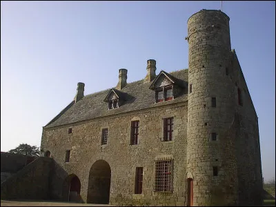 Environ 2 467 habitants y logeaient en 2017 et son code postal est 22100. Son sous-sol granitique a été utilisé pour construire le viaduc de Dinan. Sur son blason sont dessinés un cygne, une main et une étoile. La photo est le manoir de la Grand'Cour, qui se trouve dans la ville de...