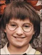 Comment s'appelle le garon sur la photo ?