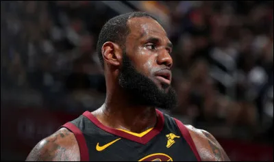 Quel est le numéro de LeBron James ?