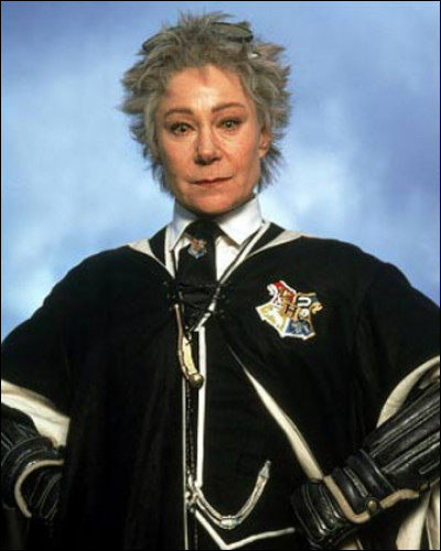 Dans le jeu ''Harry Potter Hogwarts Mystery'', selon madame Bibine pour éviter une chute mortelle il faut...