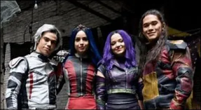 Qui passe du côté des gentils et aide Mal, Evie, Carlos et Jay à rétablir l'ordre ?