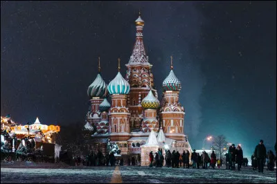 Quel personnage porte le même nom que l'aventurier ayant conseillé la dernière tsarine de Russie ?