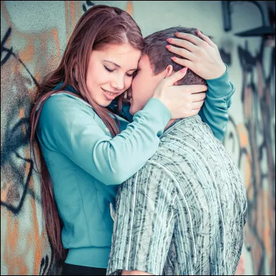 Comment qualifie-t-on la première langue apprise par un enfant ?