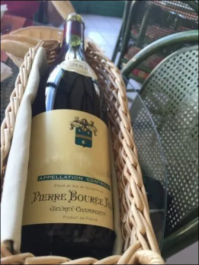 À seulement quelques kilomètres de Beaune, un village au nom presque inconnu...