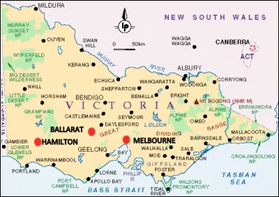 Quelle est la capitale de l'État Victoria, deuxième plus grande ville d'Australie, située sur les rives de la baie de Port Philip ?