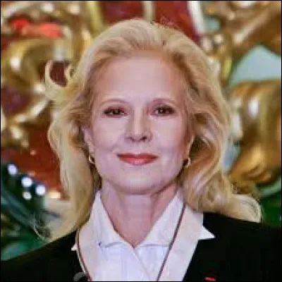 Dans quel pays Sylvie Vartan est-elle née ?