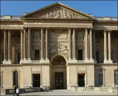 À quel style artistique appartient la colonnade du Louvre ?