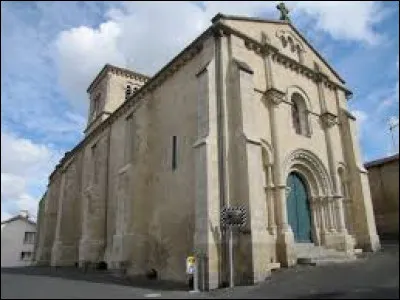 Voici l'église Saint-Jean-l'Évangéliste de La Caillère-Saint-Hilaire. Commune Vendéenne, elle se trouve en région ...