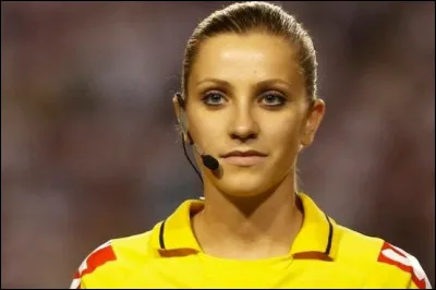 De quel pays est originaire l'arbitre Fernanda Colombo ?