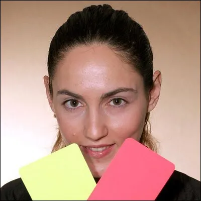 De quel pays est originaire l'arbitre Thalia Mitsi ?