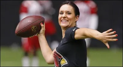 De quel pays est oiginaire l'entraîneuse de football américain Jen Welter ?