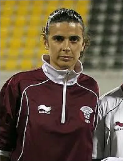 De quel pays est originaire l'entraîneuse de Football Helena Costa ?