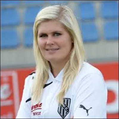 De quel pays est originaire l'entraîneuse de football Imke Wübbenhorst ?