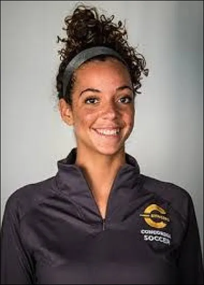 De quel pays est originaire la charmante Imane Chebel ?