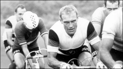 Ce coureur cycliste allemand, vainqueur du tour d'Espagne 1962, champion du monde en 1966, c'est ... Altig