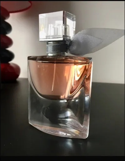 À qui appartient l'eau de toilette "La Vie est belle" ?