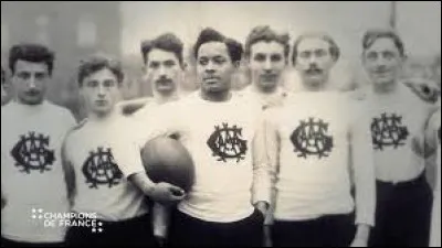 1900 : Comment s'appelle le premier athl&egrave;te de couleur &agrave; participer aux JO ?