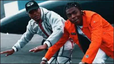 Dans quelle chanson de Niska et Koba peut-on entendre "Qu'est c'que c'est trop beau la vie d'artiste" ?