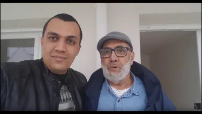 Qui est le monsieur à côté de TheKAIRI78 ?