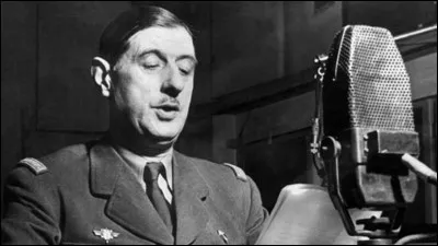 Le 18 juin, le général de Gaulle lance un appel à la Radio de londres : " ... le dernier mot est-il dit ? L'espérance doit-elle disparaître ? La défaite est-elle définitive ? Non ! ... Quoi qu'il arrive, la flamme de la résistance française ne doit pas s'éteindre et ne s'éteindra pas. Demain comme aujourd'hui, je parlerai à la radio de Londres". C'était il y a ...