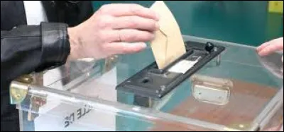 Combien de 'parrainages d'élus' au minimum faut-il obtenir pour être éligible à une élection présidentielle en France ?