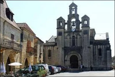 Nous terminons notre balade devant l'église Notre-Dame-de-l'Assomption de Villefranche-du-Périgord. Commune Néo-Aquitaine, dans le Périgord noir, elle se situe dans le département ...