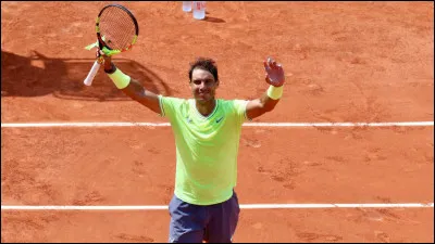 En combien de points se joue au minimum un "tie-break" au tennis ?