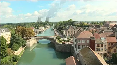 Nogent-sur-Seine, petite ville de 6000 habitants, est une sous-préfecture ...