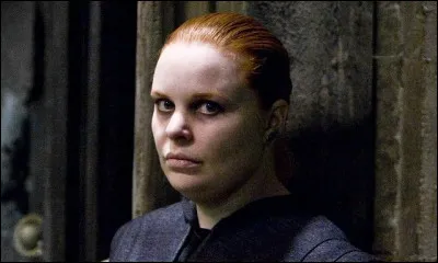 Qui est le frère d'Alecto Carrow ?