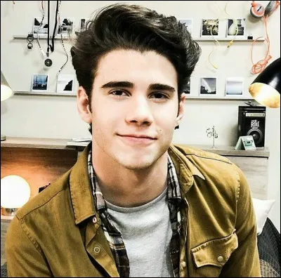 De qui Manuel est-il amoureux ?