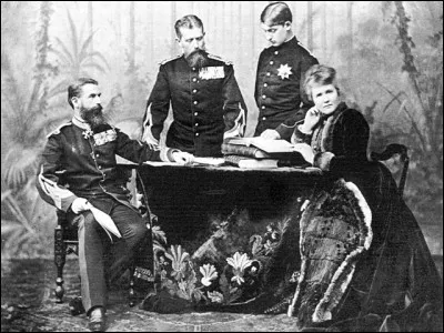 ''Il est considéré comme la personnalité la plus marquante entre toutes celles qui ont dirigé le pays tout au long de son histoire'' (Wiki). Il nous a permis d'assister à la ''modernisation accélérée de la Roumanie''. 
Nommez le roi grâce auquel la Roumanie a acquis son indépendance pendant son long règne de 48 ans.
