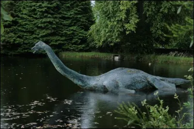 A quel dinosaure apparente-t-on Nessie ?