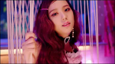 A la fin du clip "As if it's your last", quelle lettre fait Jisoo avec ses doigts ?