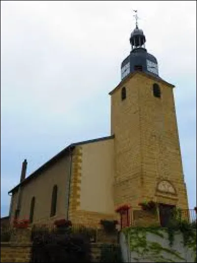 Nous terminons notre balade devant l'église Saint-Pierre de Spincourt. Village Meusien, dans la plaine de la Woëvre, il se situe dans l'ex région ...