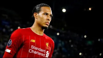 Pour combien de millions d'euros Virgil Van Dijk a-t-il été transféré vers Liverpool ?