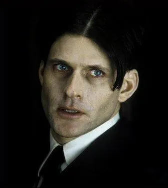 Crispin Glover est dans la saga :
