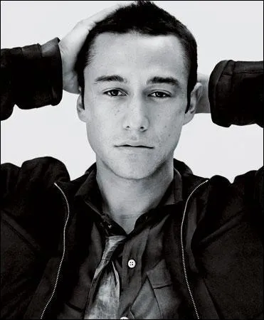 Joseph-Gordon Levitt est dans la saga :