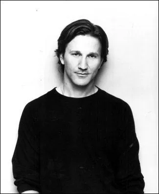 Breckin Meyer est dans la saga :