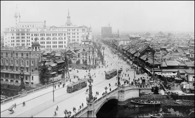 Combien le Japon compte-t-il alors d'habitants ?