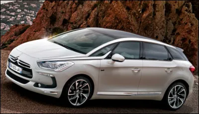 Quel est ce mod&egrave;le de luxe &agrave; 5 portes du constructeur DS Automobiles ?